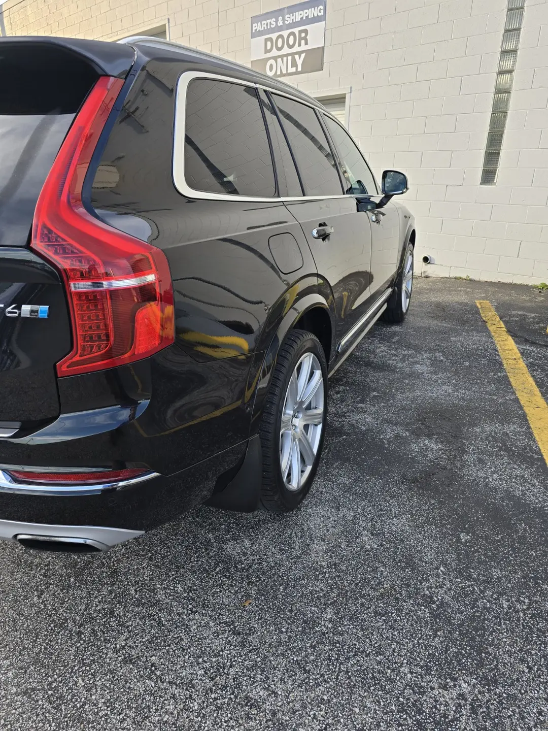 Volvo XC90 rear quarter with clear reflections after correction and MAX G+ coating